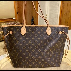 LV Authentic Neverfull MM bag with dust bag.